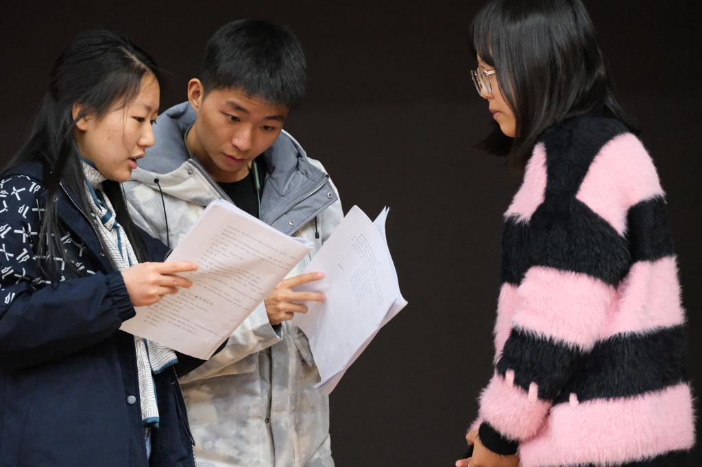 《元圣周公》劇組討論劇本.jpg